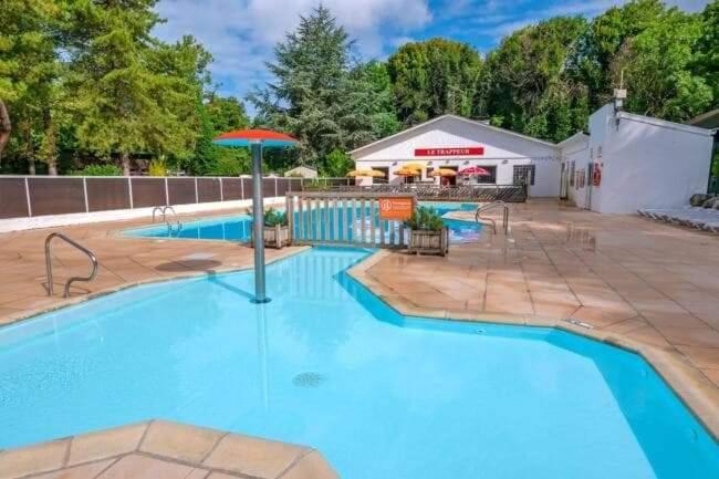 Hotel Famille Peeters Camiers Exterior foto