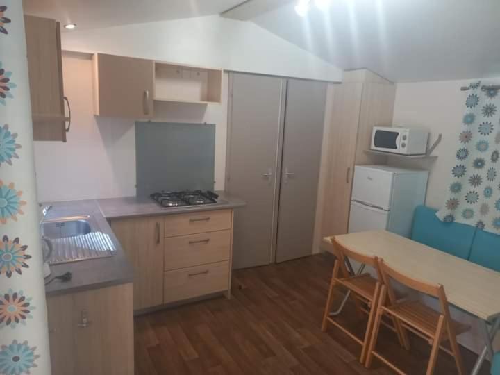 Hotel Famille Peeters Camiers Exterior foto
